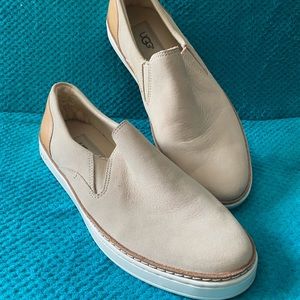 New, never worn Ugg Ugg shoes